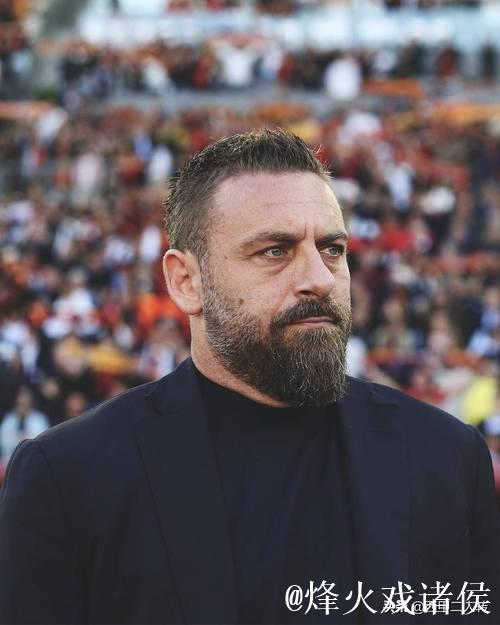 德罗西:国米配得上胜利;社媒评论就像是毒药,别再跟我提它 德罗西:国米配得上胜利;社媒评论就像是毒药,别再跟我提它