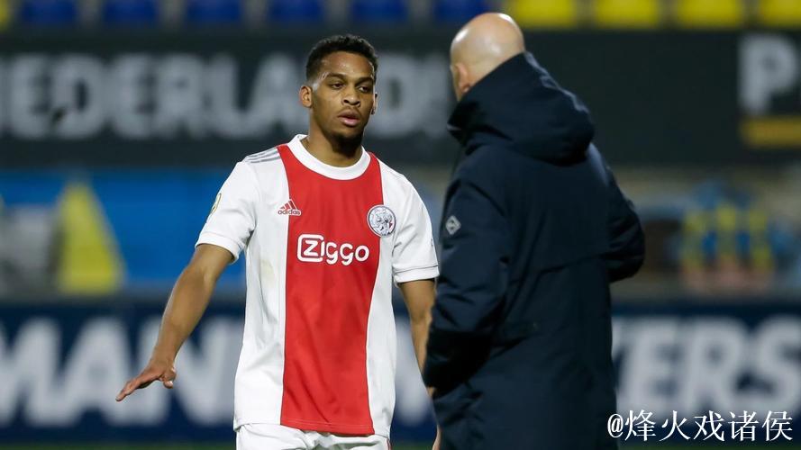 主场胜拜仁,廷贝尔晒照庆祝:球队展现了强队应 主场胜拜仁,廷贝尔晒照庆祝:球队展现了强队应