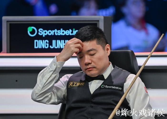 丁俊晖2-6惜败墨菲 止步斯诺克国锦赛16强 丁俊晖2-6惜败墨菲 止步斯诺克国锦赛16强