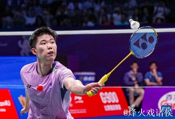 中国羽毛球大师赛：翁泓阳力克林俊易夺得男单桂冠